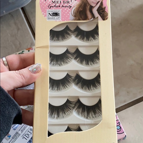 Lot of false eyelashes.. pack of Ardell singles - Picture 2 of 6